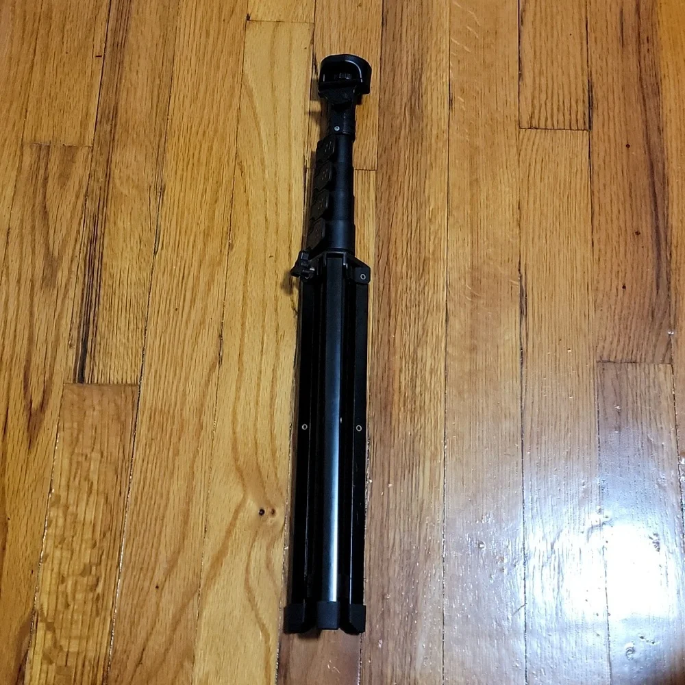 COPY - Black adjustable tripod stand 63